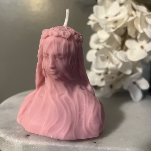 Bride Candle- Passionfruit Pineapple Scent - Picture 4 of 4